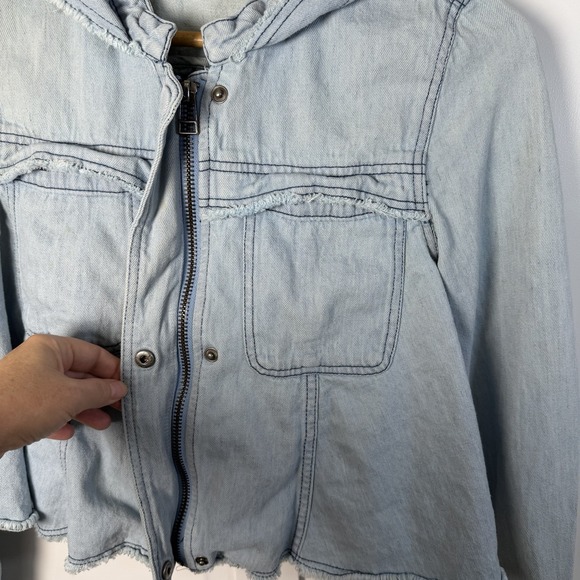 Free People Women's Denim Jacket Light Blue Hooded Raw‎ Hem Cropped Boho XS - Picture 4 of 12